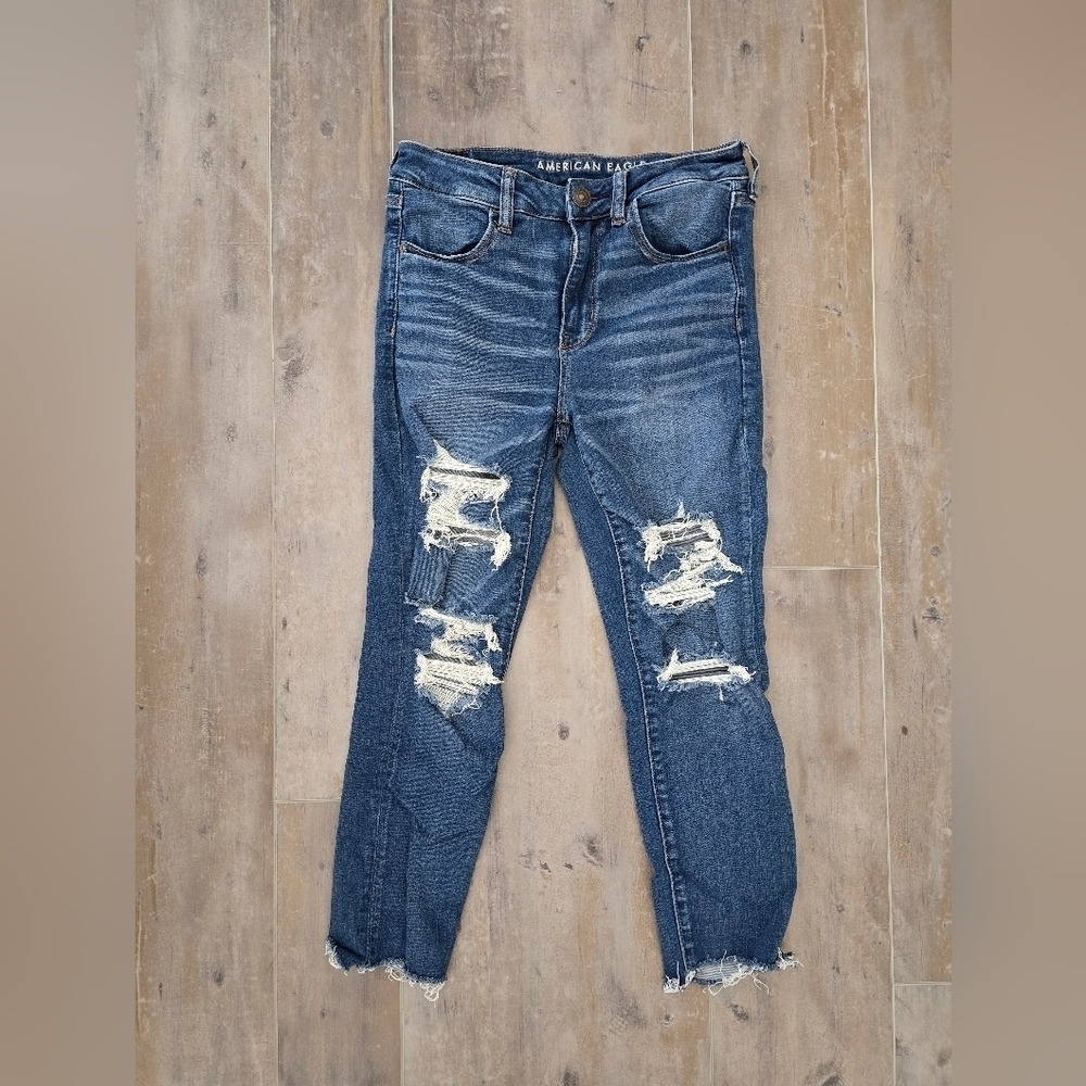 American Eagle Outfitters Women's Blue Distressed Jeans